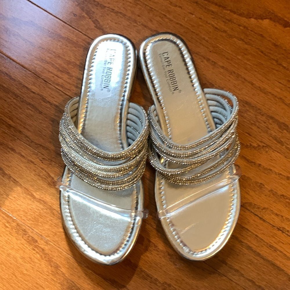 Cape Robbin Size 9 Silver rhinestone rope slip on flat sandals